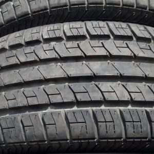 235-55R19